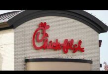 Chick-fil-A UNDER FIRE Over THIS Firing Why is the U.S. government suing a Texas Chick-fil-A?